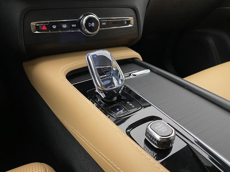 Volvo XC90 B5 AWD BRIGHT PLUS AUT CZ 7m - fotka 26 z 64