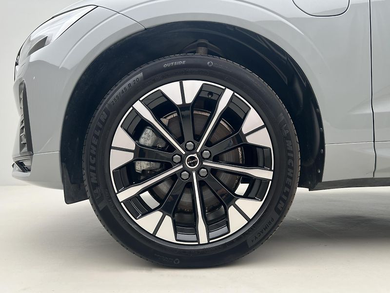 Volvo XC60 T6 AWD DARK PLUS AUT - fotka 15 z 48