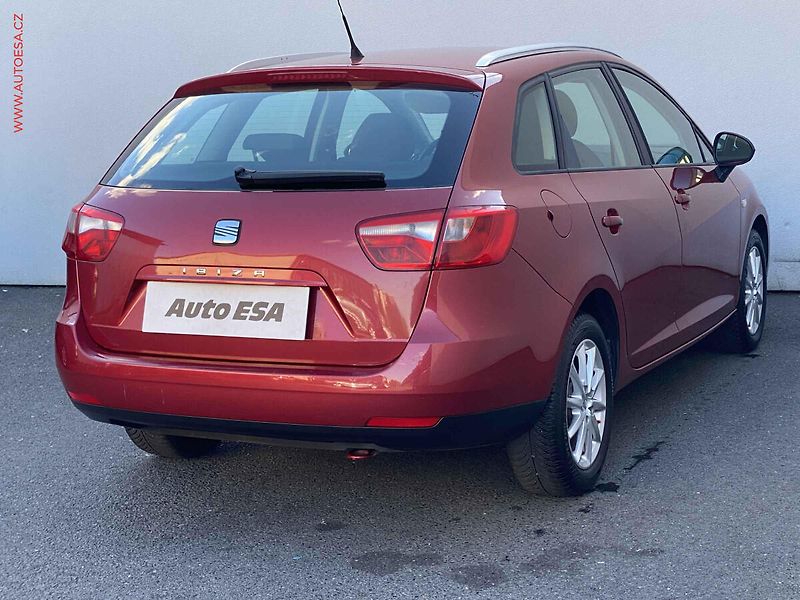 Seat Ibiza (2010) 1.4 i, ČR, Style, AC, tempo - fotka 4 z 16