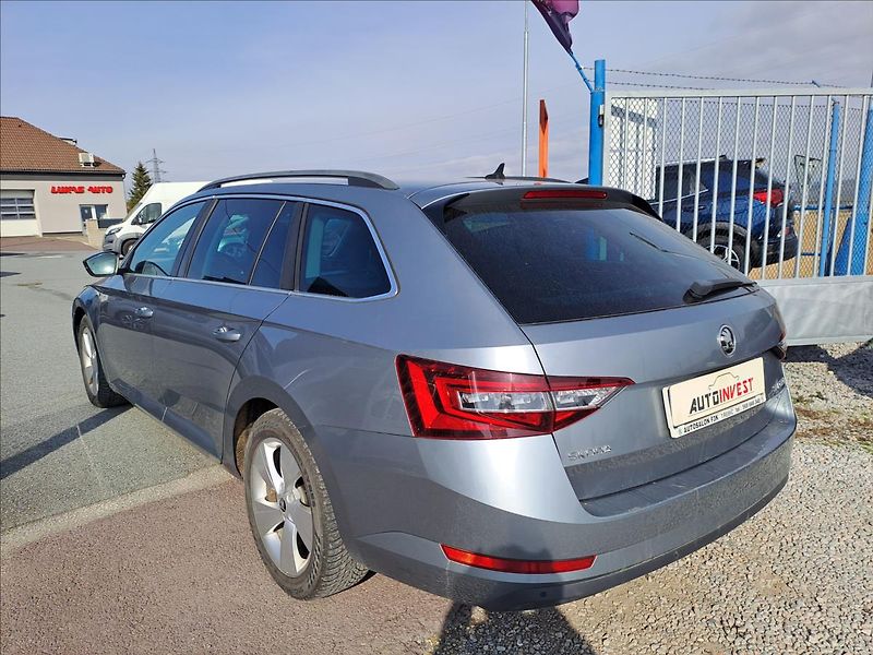 Škoda Superb 2,0 TDI 4x4 - fotka 4 z 17