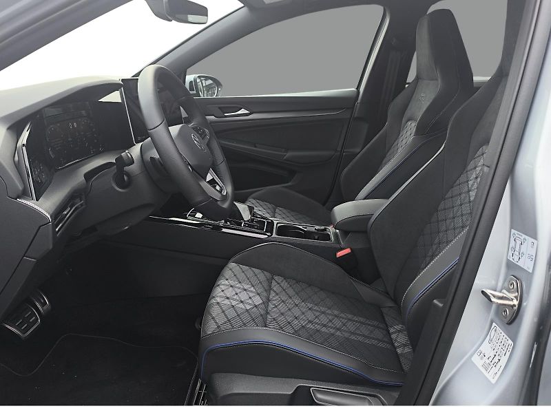 Volkswagen Golf 1,5 eTSI 7DSG R-Line - fotka 7 z 24