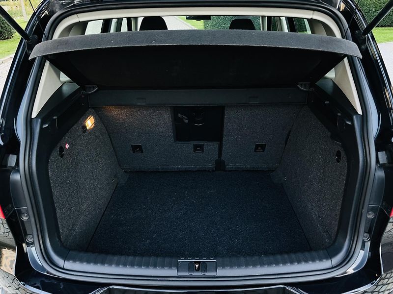 Volkswagen Tiguan 1.4TSI MANUÁL SENZORY TAŽNÉ  - fotka 20 z 45