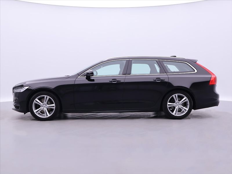 Volvo V90 2,0 D4 140kW Aut. AWD Momentum - fotka 4 z 30