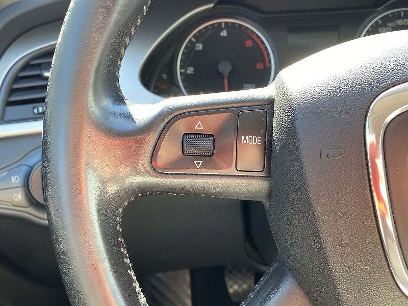 Audi A4 (2008) Avant 2.0 TDI - fotka 17 z 28