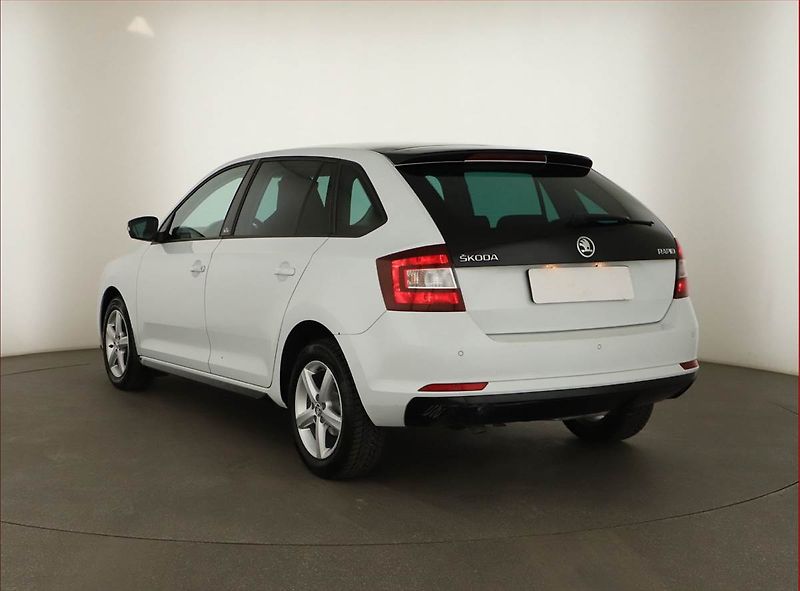 Škoda Rapid (2015) Spaceback 1.4 TDI, Automat - fotka 4 z 19