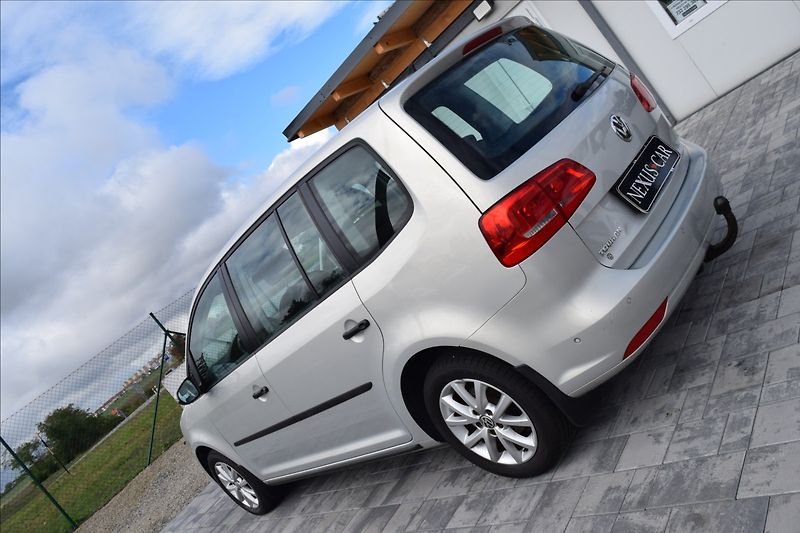 Volkswagen Touran 1,4 i 103KW AUTOMAT TAŽNÉ NAVI - fotka 9 z 44