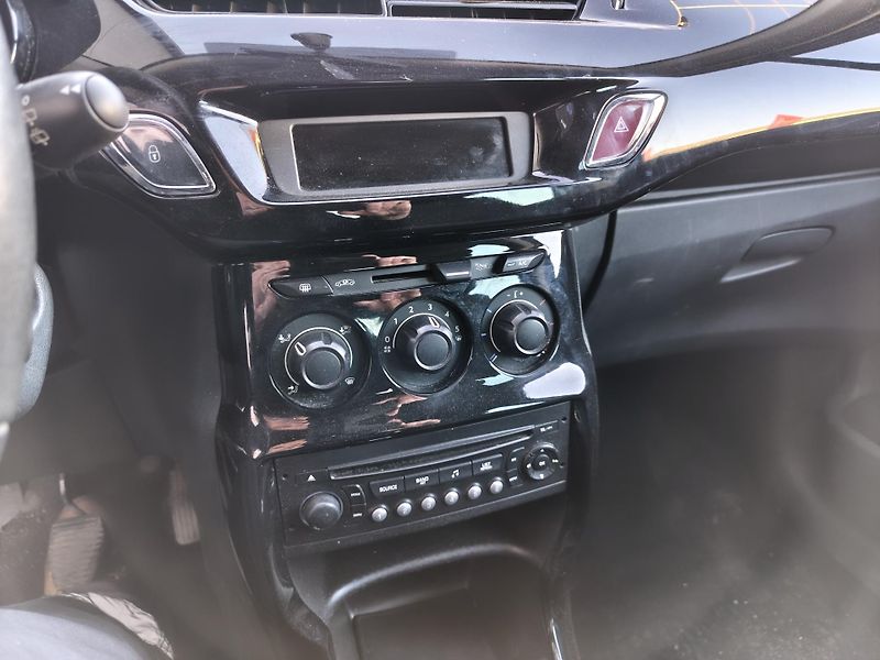 Citroën C3 KLIMATIZACE, KOUPENO V ČR - fotka 10 z 11