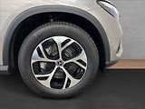Mercedes-Benz GLC 300e 4MATIC kupé s hybridní te - náhled 22