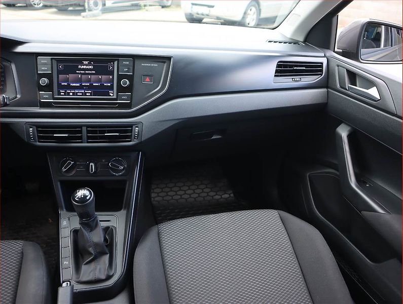 Volkswagen Polo (2020) 1.0 TSI, Park. senzory - fotka 8 z 18