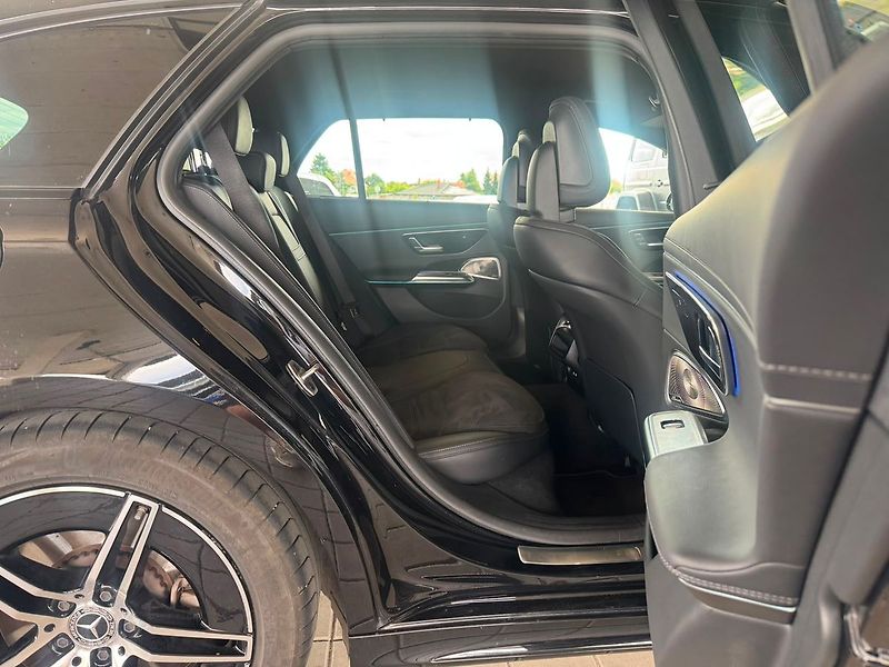 Mercedes-Benz Třídy E 300de 4M kombi AMG linie - fotka 18 z 21