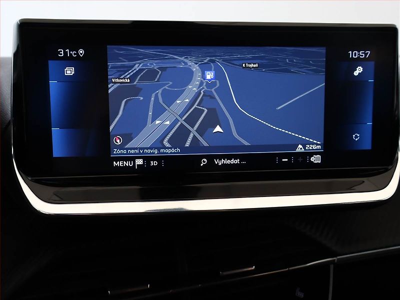 Peugeot 2008 (2021) Allure 1.2 PureTech, Tempomat - fotka 11 z 16