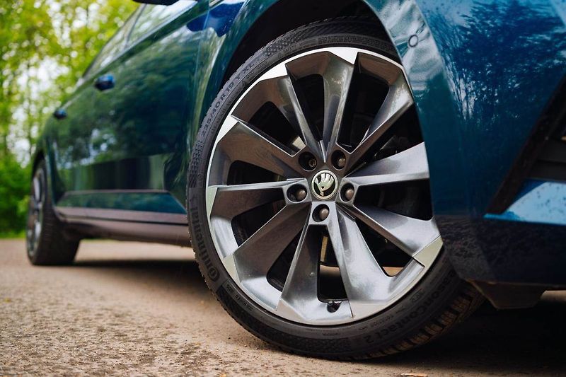 Škoda Superb (2020) iV 1.4 TSI PHEV, ČR, AUTOMAT - fotka 11 z 32