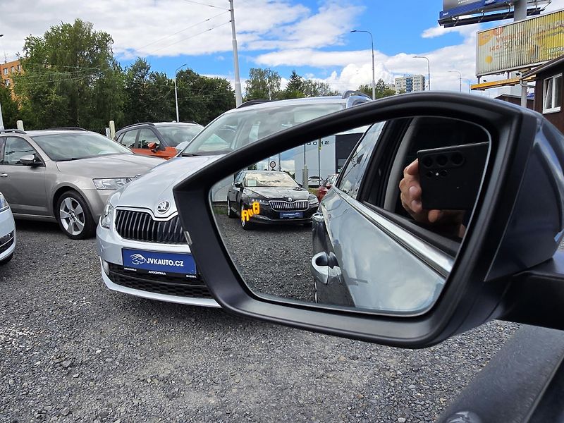 Škoda Superb 2.0 TDI DSG WEBASTO PANORAMA  - fotka 9 z 35
