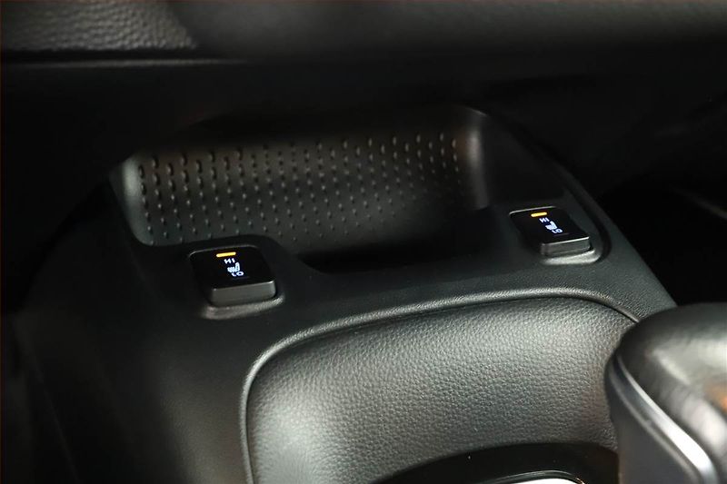 Toyota Corolla (2021) Comfort 1.8 Hybrid - fotka 13 z 15