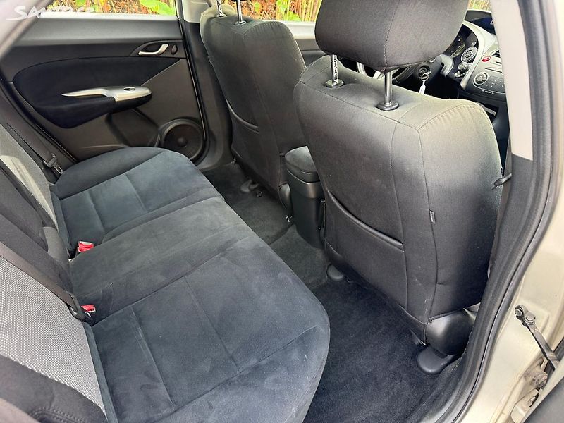 Honda Civic (2006) 1.8V-TEC, 103kw Nová STK - fotka 11 z 22