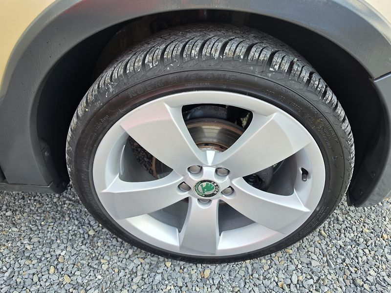 Škoda Fabia 1.2 TSI Scout  - fotka 7 z 25