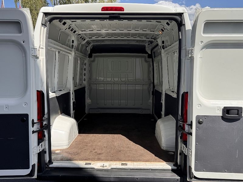 Peugeot Boxer (2021) L2H2 2.2 BlueHDI (140k) 6MT - fotka 18 z 20