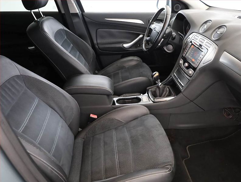 Ford Mondeo (2008) Titanium 2.2 TDCI, Serv.kniha - fotka 7 z 17