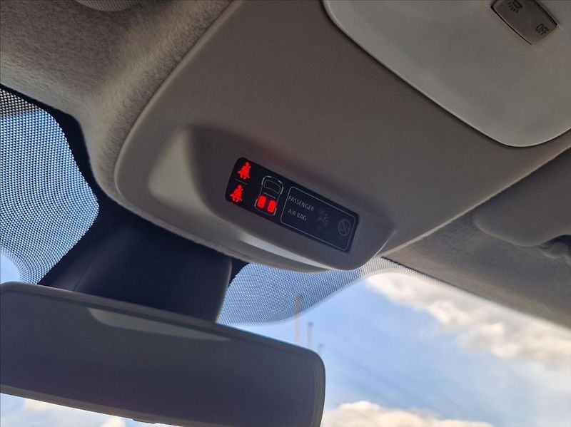 Renault Twingo 1,0 i 54kW SENZORY TOPSTAV - fotka 35 z 35