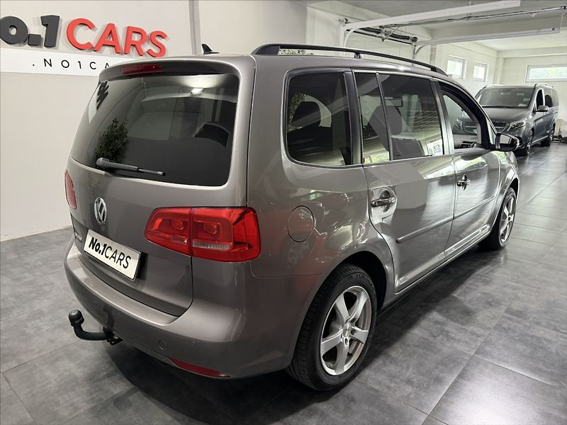 Volkswagen Touran 1,6   TDI 77KW VÝHŘEV TAŽNÉ - fotka 5 z 19