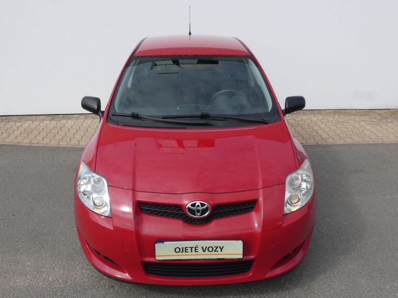 Toyota Auris (2009) 1,6 91KW - fotka 7 z 30