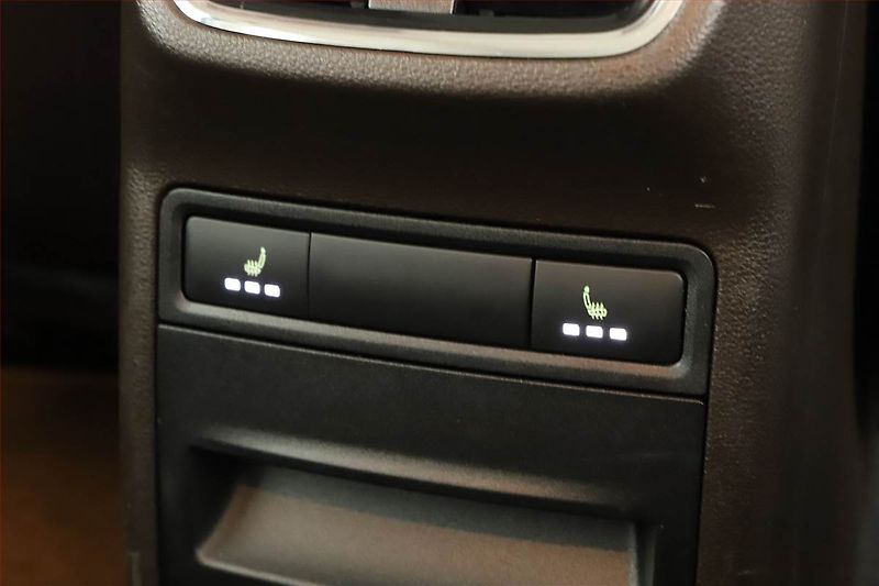 Škoda Octavia (2017) Laurin&Klement 1.8 TSI, Kůže - fotka 9 z 17