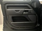 Land Rover Defender 110 D300 HSE AUT CZ - náhled 8