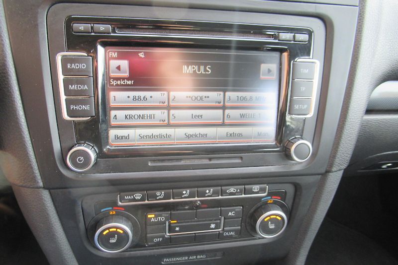 Volkswagen Golf 1.2 TSi AUT. KLIMA TAŽNÉ - fotka 15 z 30