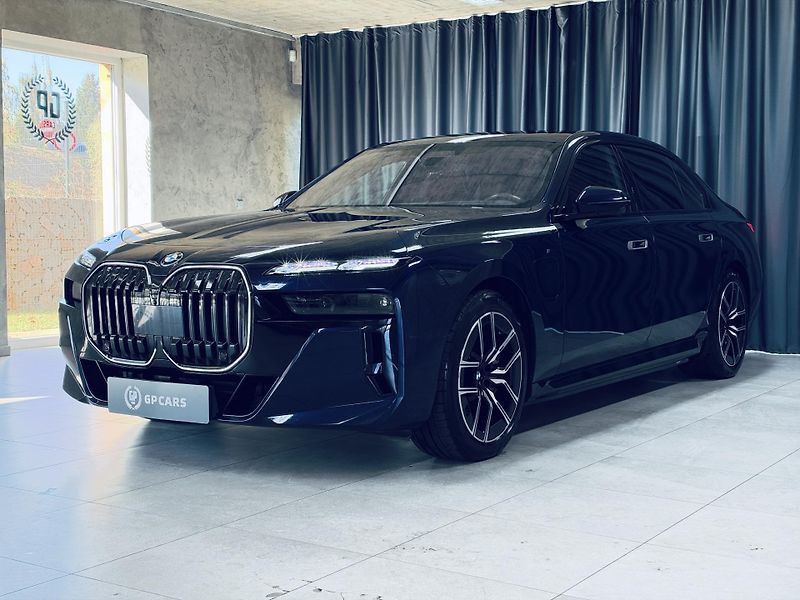 BMW Řada 7 (2023) 750e*ZÁRUKA*TV*MAX.VÝBAVA - fotka 3 z 46