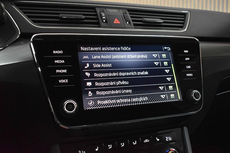 Škoda Superb 2.0 TDI REZERVACE - fotka 30 z 43