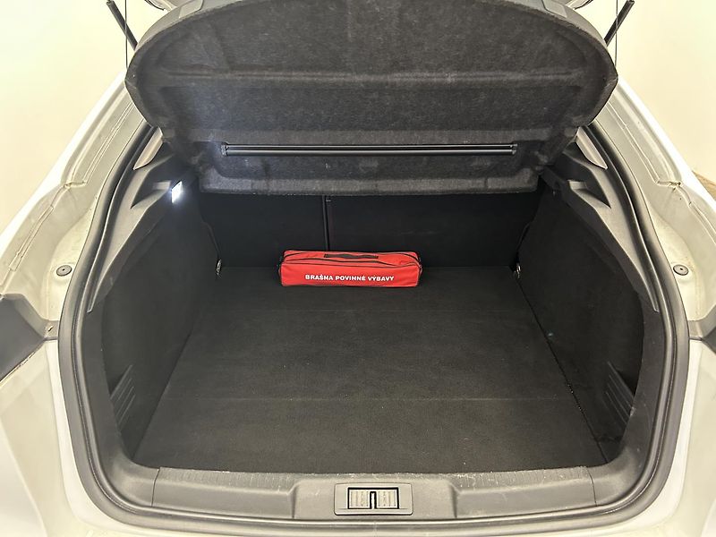 Renault Laguna 2.0 dCi Dynamic - fotka 19 z 22