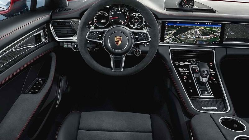Porsche Panamera GTS a GTS Sport Turismo