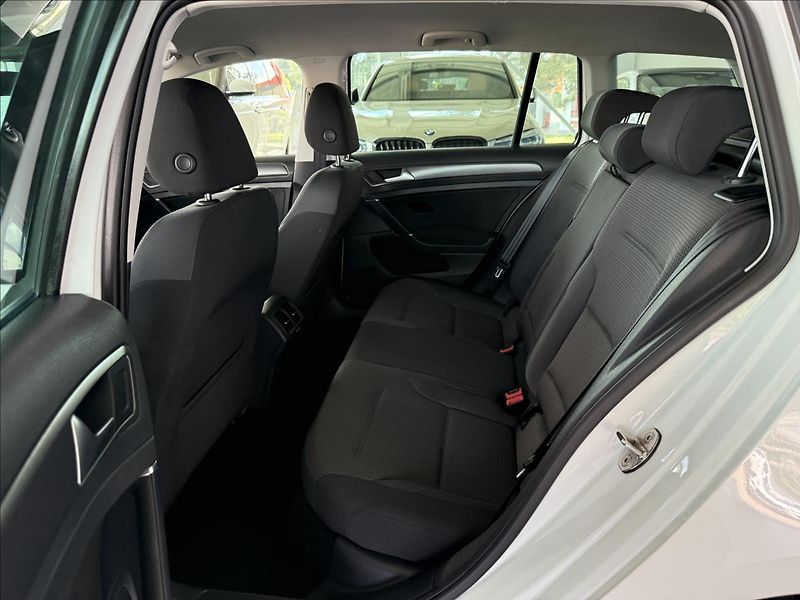 Volkswagen Golf 2,0   TDI 110kW,Comfortline - fotka 27 z 31
