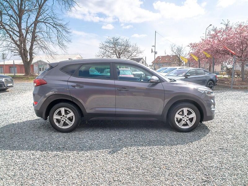 Hyundai Tucson (2016) ČR 1.7D 85KW – 49.550km - fotka 4 z 44