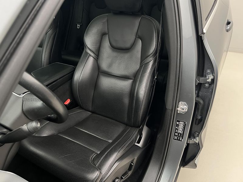Volvo XC60 D4 INSCRIPTION AUT  - fotka 17 z 41