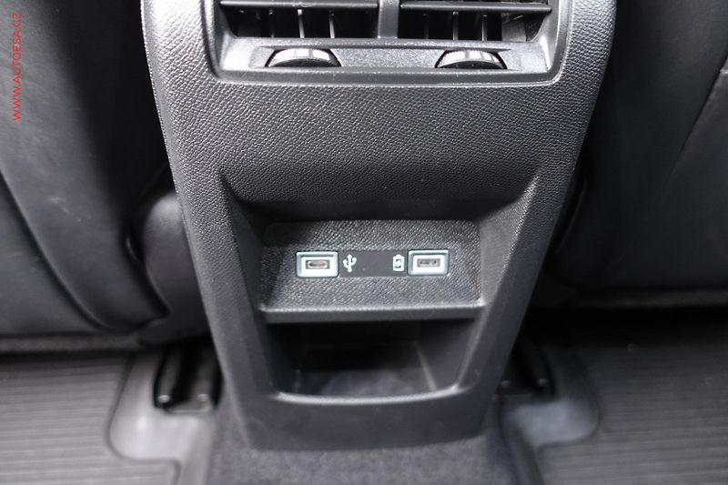 Peugeot 308 (2022) 1.2PT, ČR, Allure - fotka 21 z 21