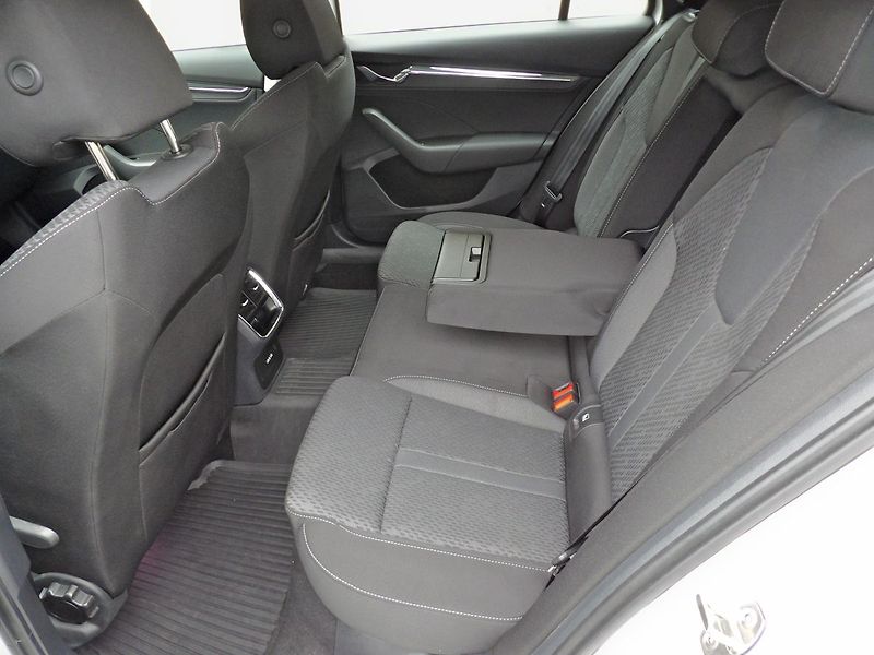 Škoda Octavia 1.5TSI DSG Style+ Tažné ČR DPH - fotka 25 z 33