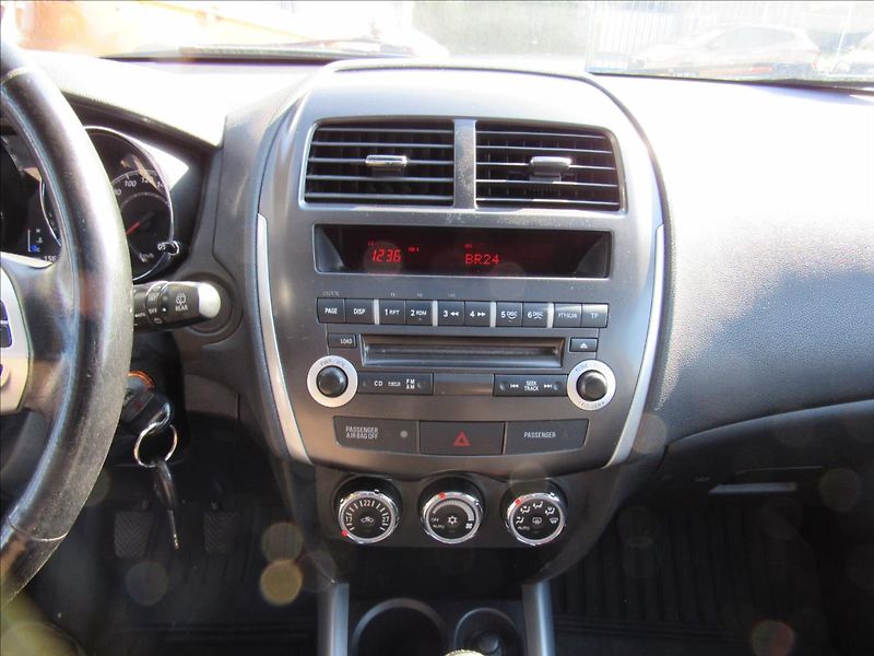 Mitsubishi ASX 1,8 DI-D 110kW 4x4 - fotka 15 z 30