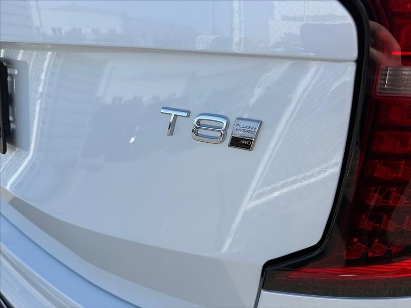 Volvo XC90 (2026) 2,0 T8 Plus Dark   4695 - fotka 14 z 16
