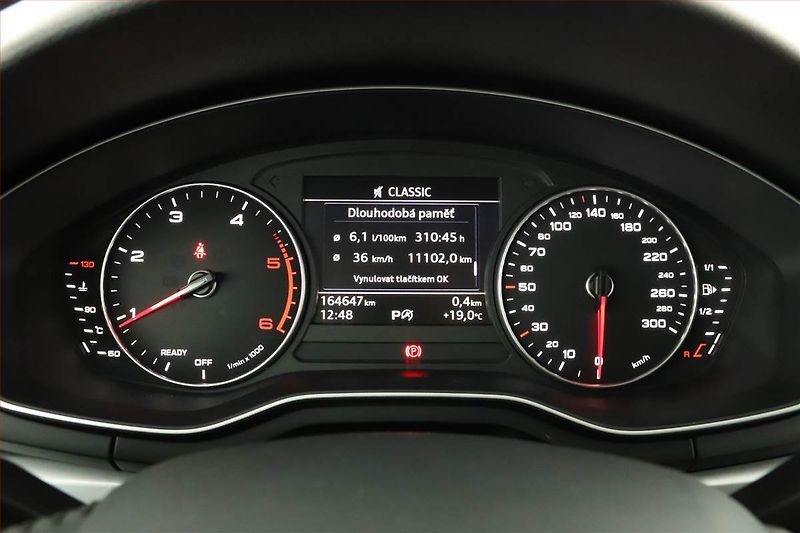 Audi A4 (2017) 2.0 TDI, Automat, Tempomat - fotka 9 z 15