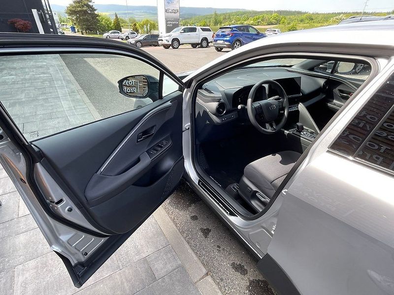 Toyota C-HR 2.0 HEV, Style, ODBĚR IHNED - fotka 9 z 21