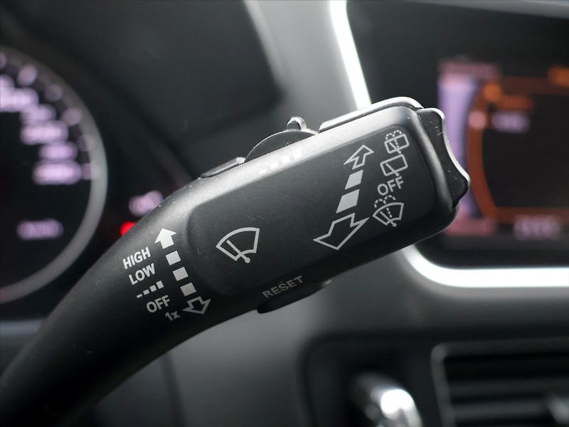 Audi Q5 2,0 TDI 125kW Quattro CZ - fotka 18 z 33