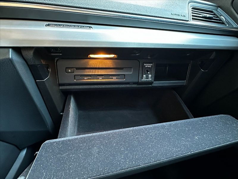 Audi Q5 2,0 TFSi 270kW-VIRTUAL-S Line - fotka 37 z 48