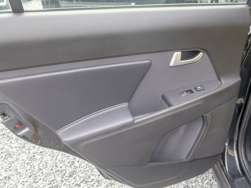 Kia Sportage (2014) ČR 1.7D 85KW – 2x KOLA - fotka 25 z 35