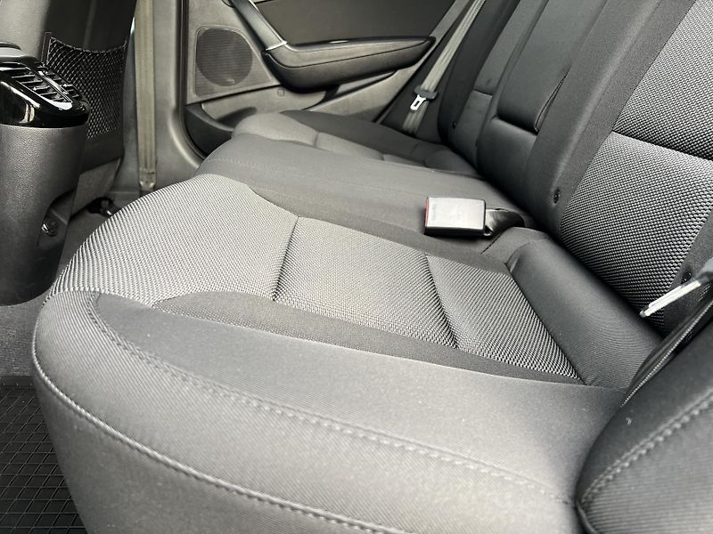 Hyundai i40 1.7CRDi NAVI KAMERA TEMPOMAT - fotka 28 z 46