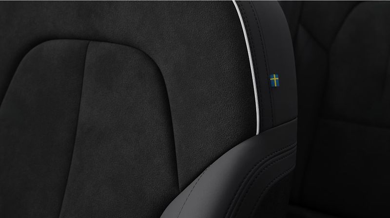 Volvo XC40 (2026) B3 PLUS DARK AUT - fotka 10 z 12