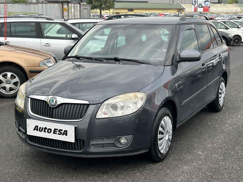 Škoda Fabia (2008) 1.4 16V, ČR, AC, park.asist - fotka 3 z 15