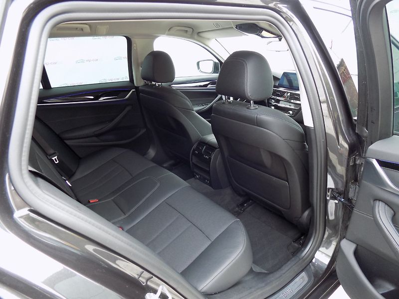 BMW Řada 5 (2019) 530d/Sport-Line/Full-Led/ - fotka 20 z 35