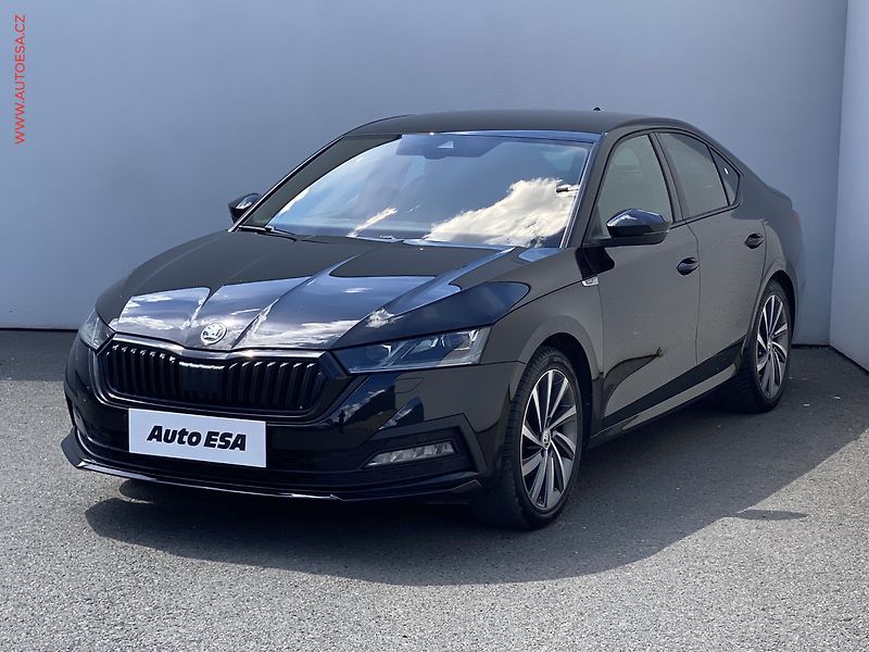 Škoda Octavia (2023) 1.5 TSi, ČR, SportLine, DSG - fotka 3 z 19