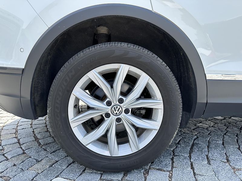 Volkswagen Tiguan 2.0 TSI DSG 4Motion - fotka 30 z 30